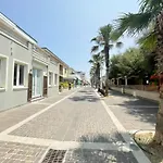 Fronte Mare By Zoom In Earth